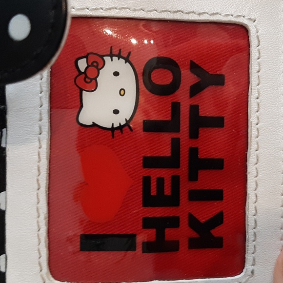 Hello Kitty Wallet - Picture 13 of 17